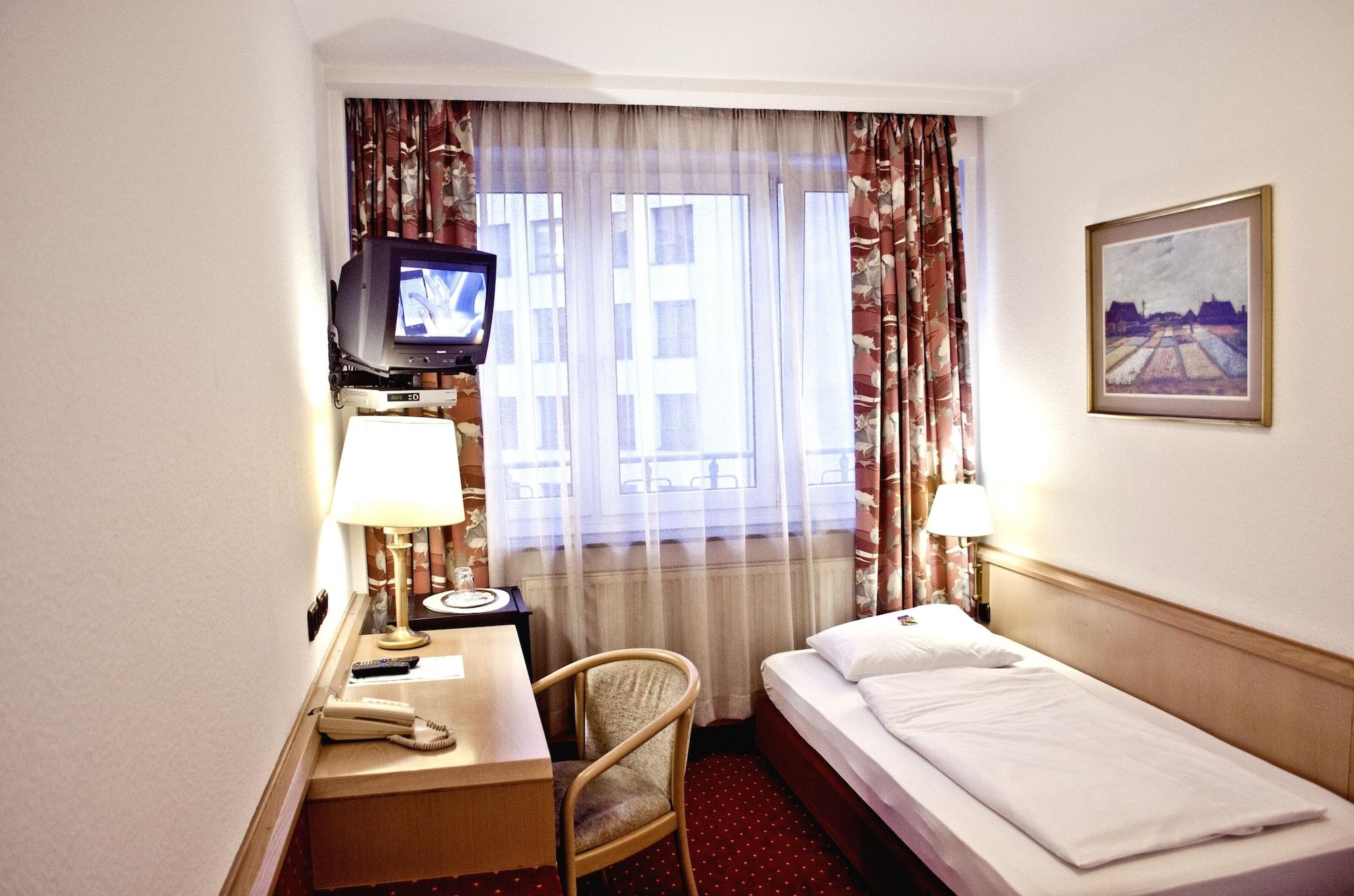 Adler Hotel Frankfurt Frankfurt am Main Bagian luar foto