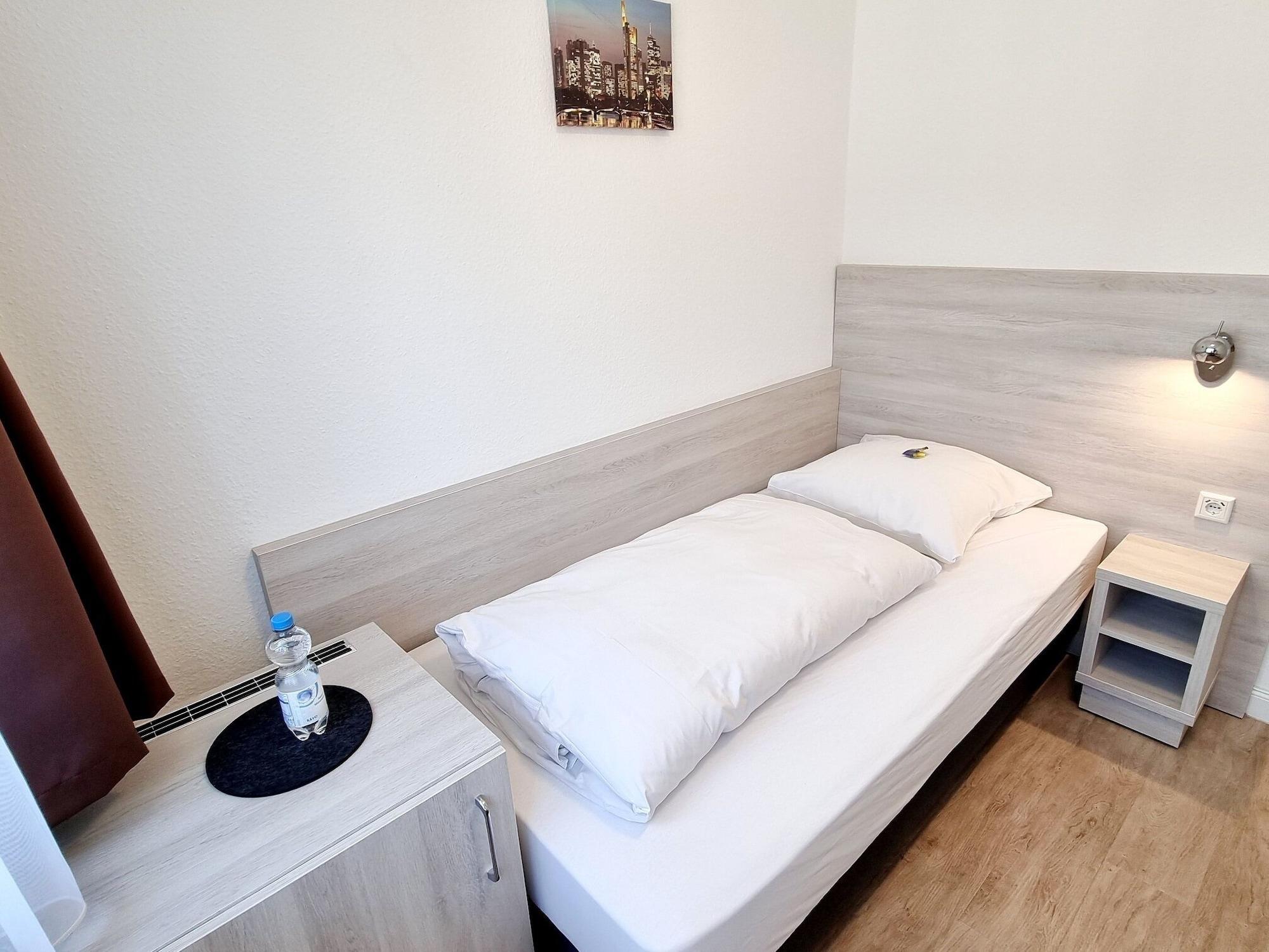 Adler Hotel Frankfurt Frankfurt am Main Bagian luar foto