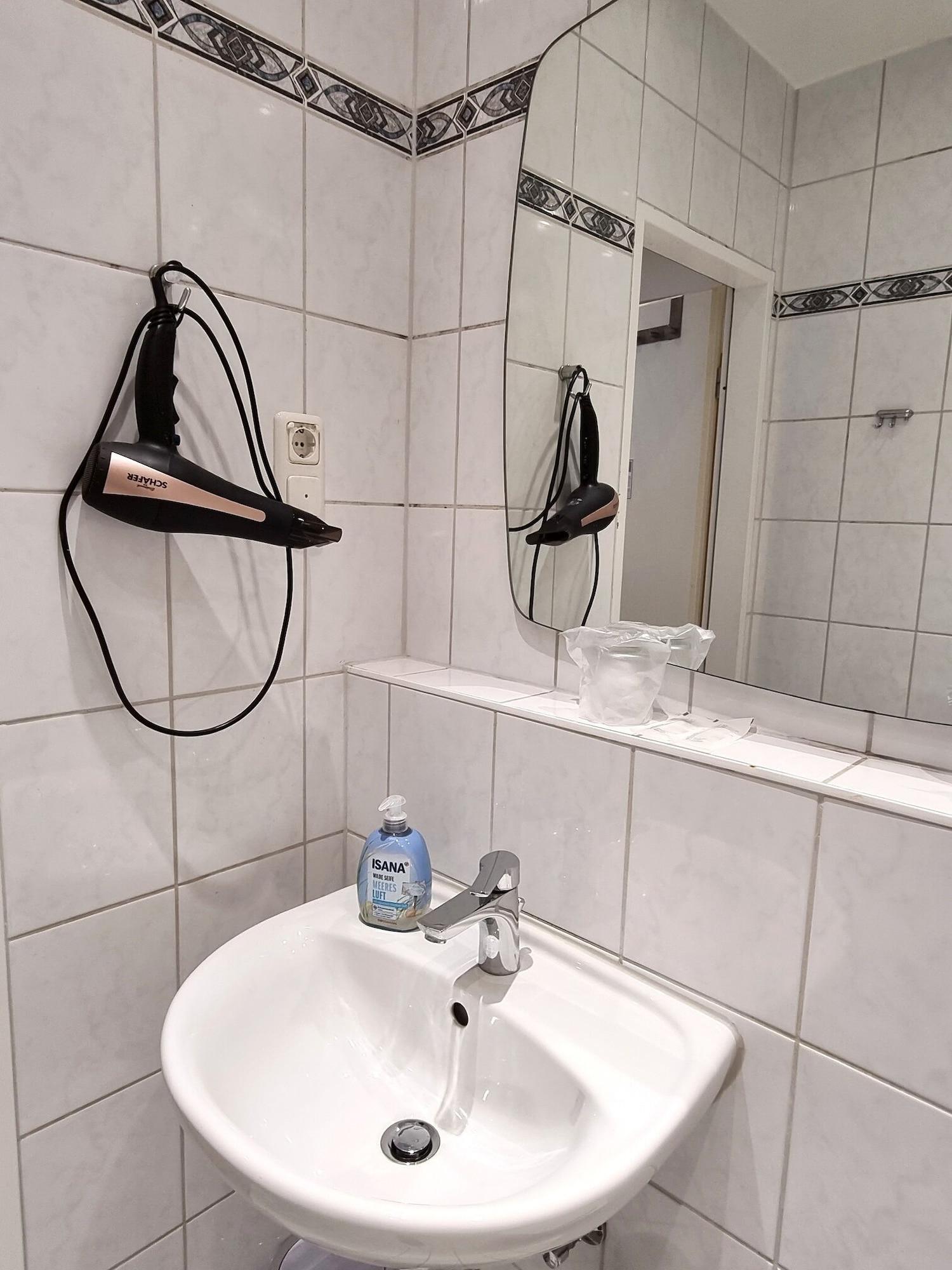 Adler Hotel Frankfurt Frankfurt am Main Bagian luar foto